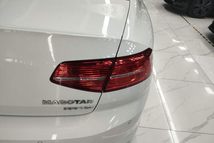 Used Volkswagen Magotan 2018 Facelift 330TSI DSG Luxury Model
