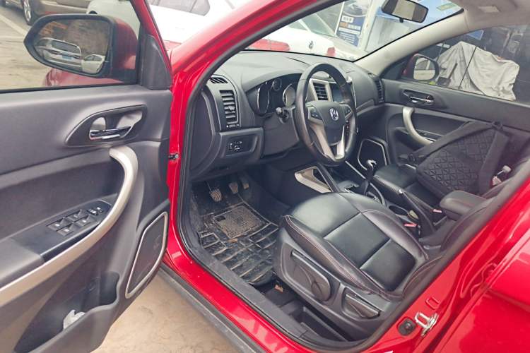 Used Changan CS35 2014 1.6L Manual Luxury Model China IV Standard