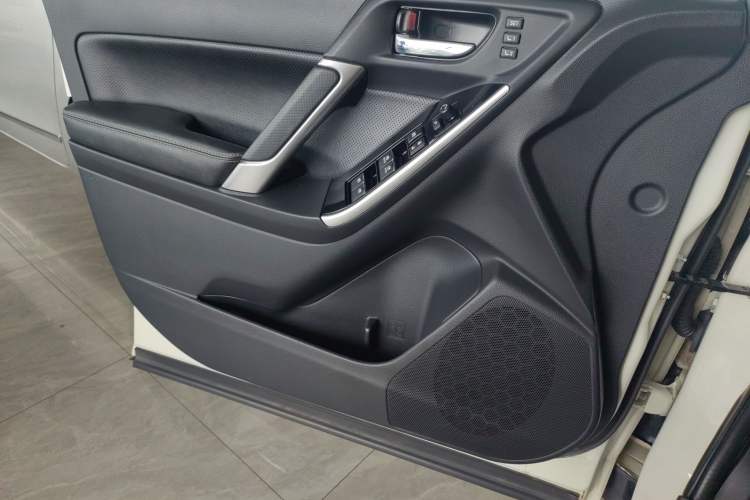 Used Subaru Forester 2016 2.5i Prestige Navigation Edition
