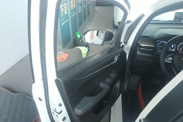 Used Geely Auto Vision X3 2021 PRO 1.5L CVT Deluxe Model
