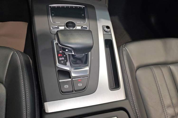 Used Audi Q5L 2020 Updated 40 TFSI Prestige Fashion Edition
