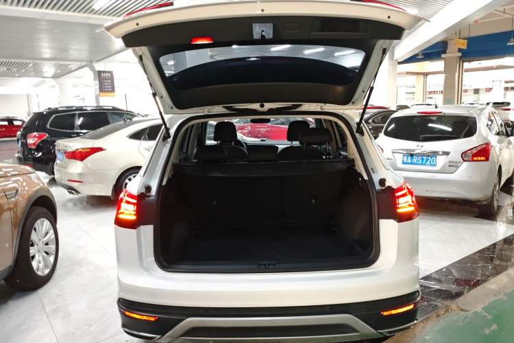 Used Volkswagen Tayron 2020 330TSI Two-Wheel Drive Luxury Smart Connectivity Version
