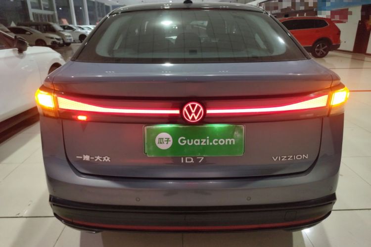 Used Volkswagen ID.7 VIZZION 2024 AIR model
