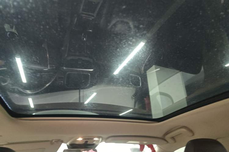 Used Volvo V40 2015 1.6T Zhiyi Edition
