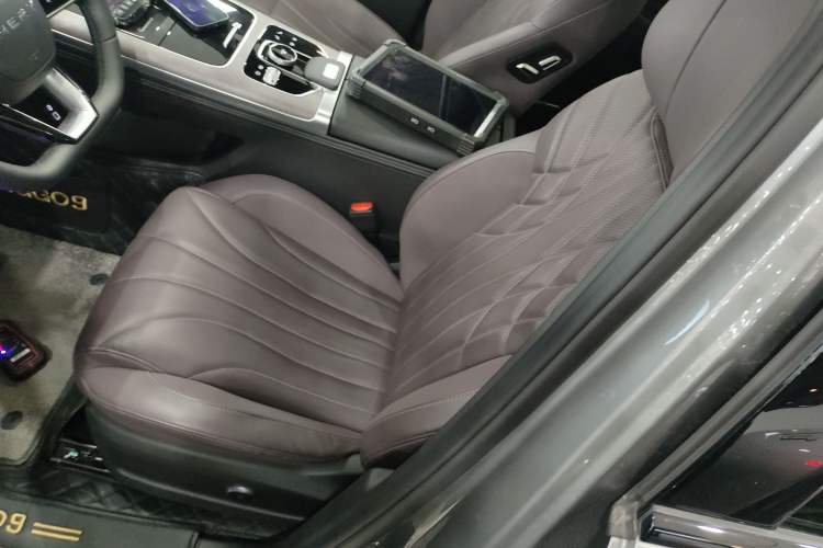 Used Chery Tiggo 9 2025 2.0T Automatic Two-Wheel Drive Luxury Edition 5 Seats
