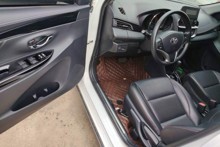 Used Toyota YARiS L 2022 X-Trail 1.5L CVT Luxury PLUS Edition
