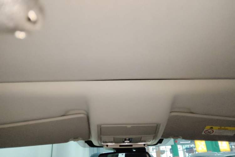 Used Land Rover Discovery Sport 2018 240 PS SE Version