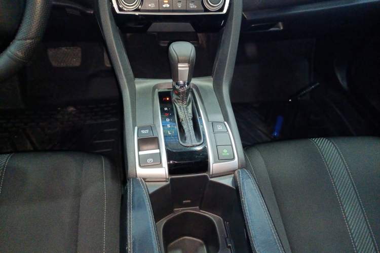 Used Honda Civic 2016 220TURBO CVT Luxury Edition
