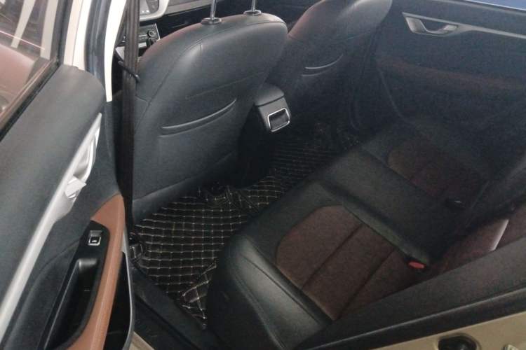 Used Geely Auto Vision 2019 Upgraded Model 1.5L CVT Luxury Version China VI Standard
