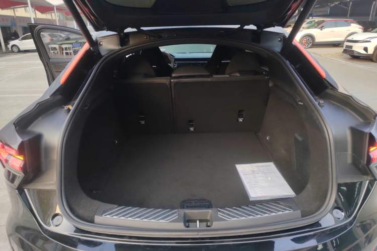 Used Lynk & Co 05 2020 2.0TD Four-Wheel Drive Limited-Edition Timed Release