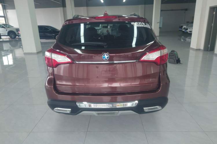 Used Venucia T70 2015 1.6L Manual Ruixing Edition
