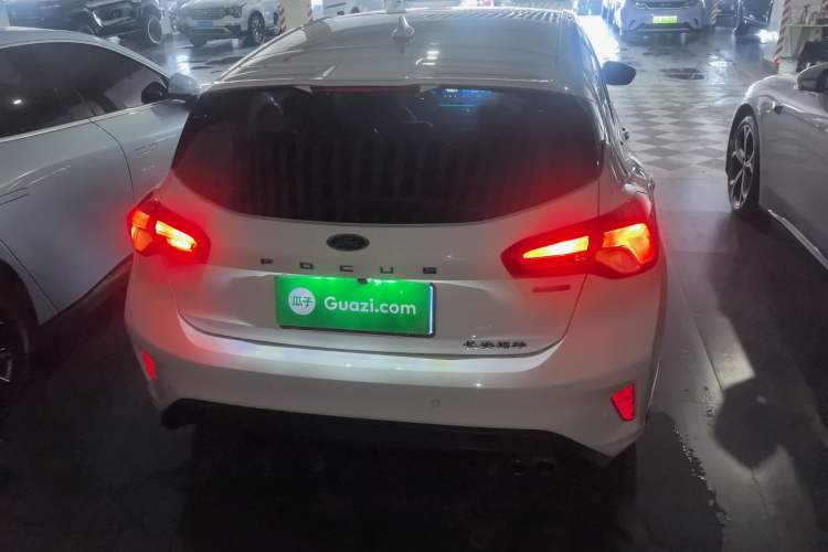 Used Ford Focus 2021 Hatchback EcoBoost 180 Automatic Titanium Edition
