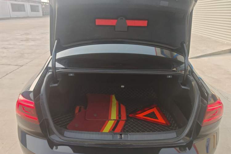 Used Volkswagen Magotan 2020 330TSI DSG Leading Model
