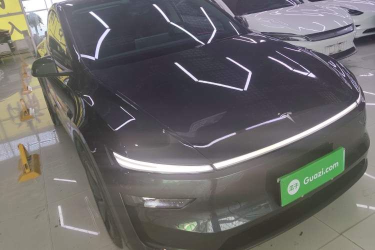 Used Tesla Model Y 2025 Rear-Wheel-Drive Version