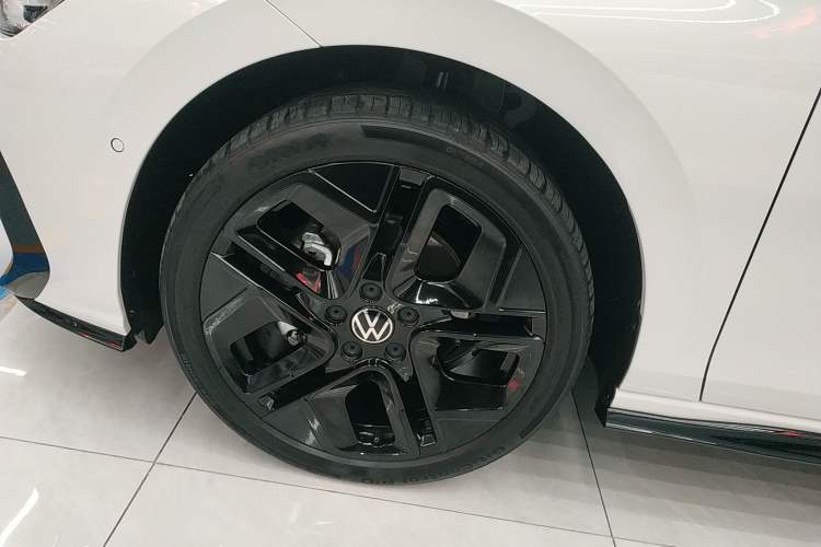 Used Volkswagen Golf 2025 300TSI R-Line