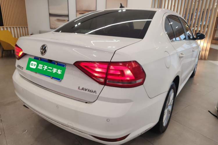 Used Volkswagen Lavida 2015 1.6L Automatic Comfort Edition