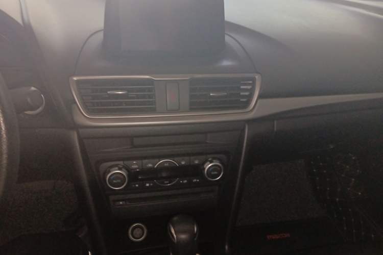 Used Mazda Mazda 3 Axela 2017 Sedan 1.5L Automatic Luxury Model Emission Standard China V
