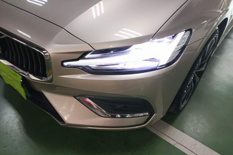 Used Volvo S60 2025 B4 Zhiyuan Luxury Edition
