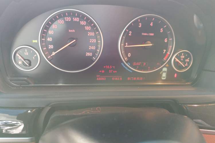 TDK.VehicleDetails.img