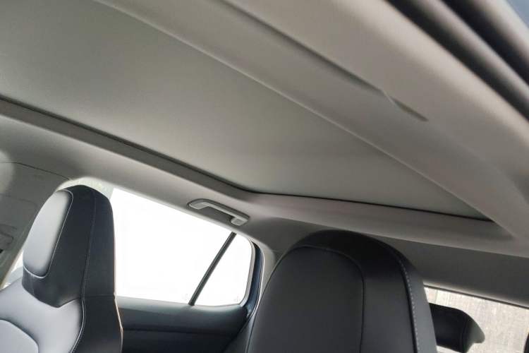 Used Volkswagen Tharu 2025 NewRui 300TSI Prestige Edition
