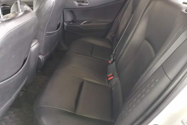 Used Toyota IZOA 2021 2.0L Enjoy Edition
