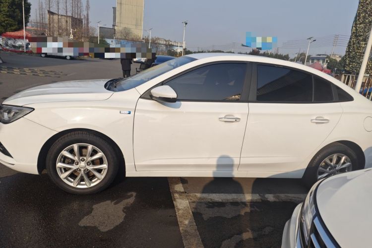 Used Roewe i5 2020 1.5L Manual 4G Connect Luxury Edition
