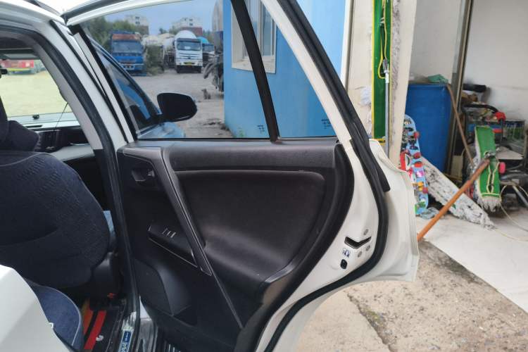 Used Toyota RAV4 2018 2.0L CVT Two-Wheel Drive Fashion X Edition
