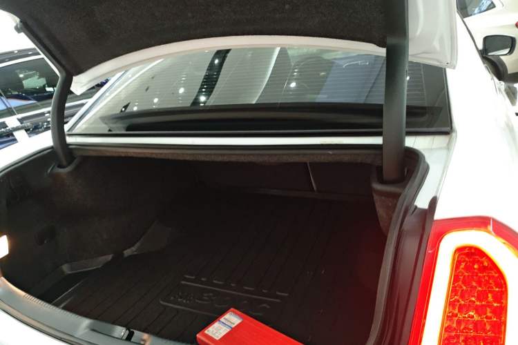 Used Chrysler 300C 2016 3.0L Supreme Edition
