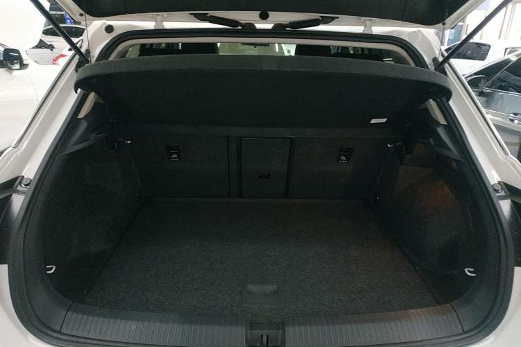 Used Volkswagen T-ROC 2019 230TSI DSG Two-Wheel-Drive Advanced Version China VI Standard
