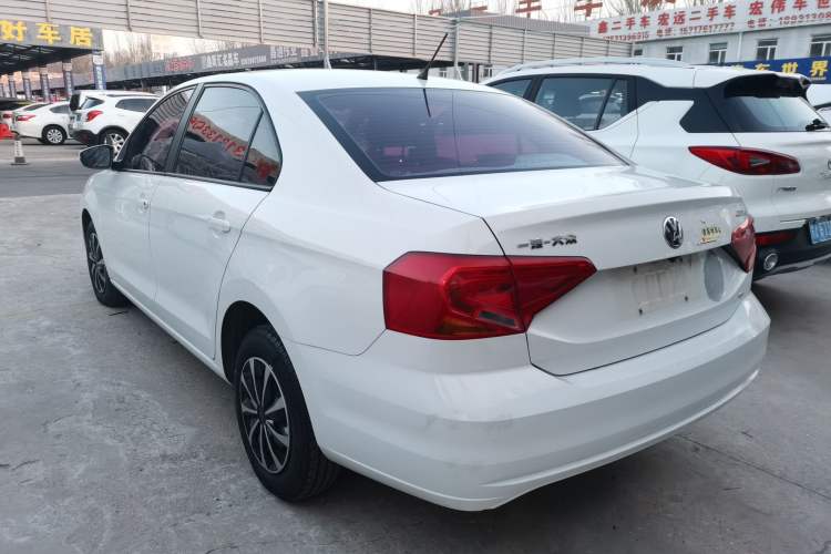 Used Volkswagen Jetta 2017 1.5L Manual Fashion Edition
