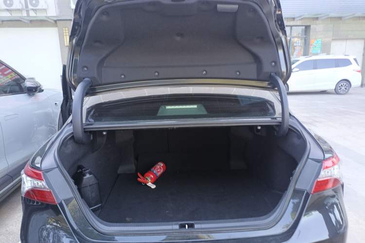 Used Toyota Camry 2019 2.5S FENGSHANG Version China VI Standard
