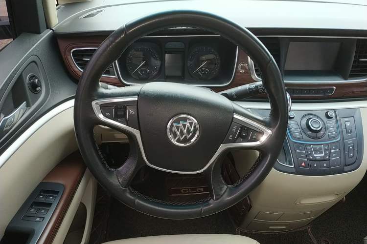 Used Buick GL8 2014 3.0L GT Luxury Business Haoya Edition
