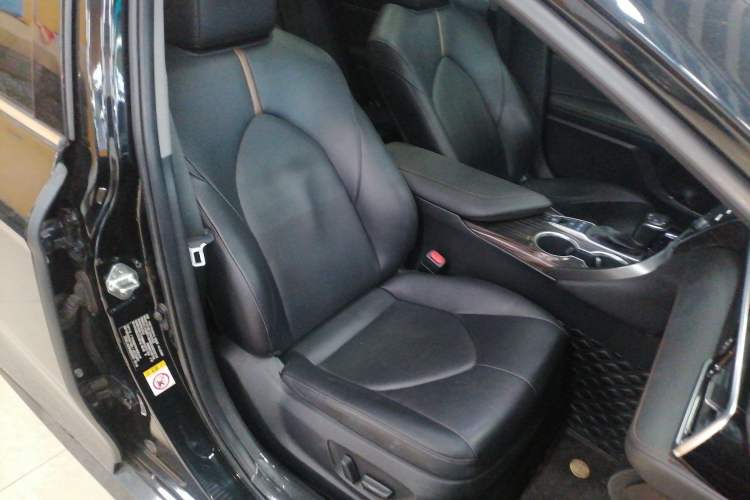 Used Toyota Camry 2018 2.5G Luxury Edition
