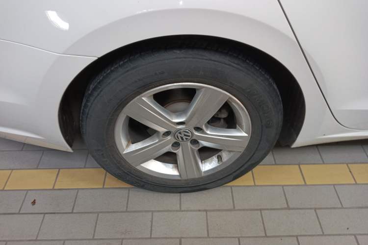 Used Volkswagen Lamando 2015 230TSI DSG Fashion Edition
