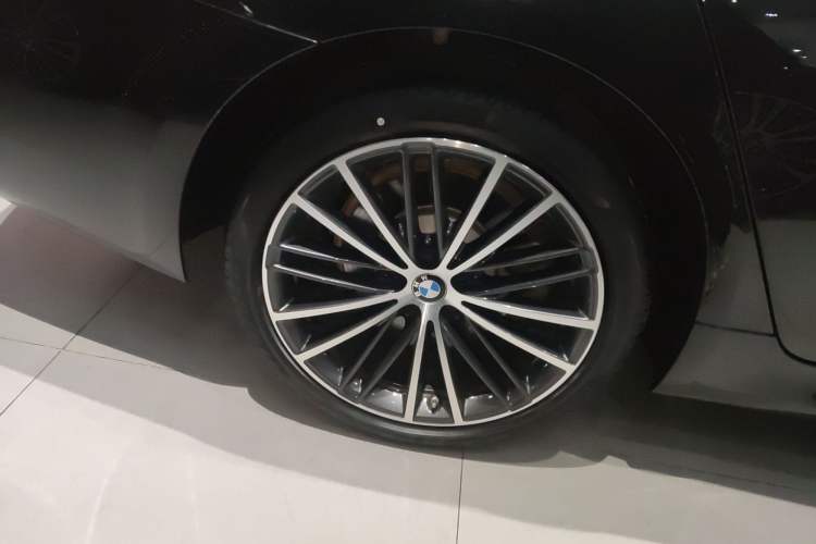 Used BMW 5 Series 2022 Second Facelift 530Li Leading Edition M Sport Package
