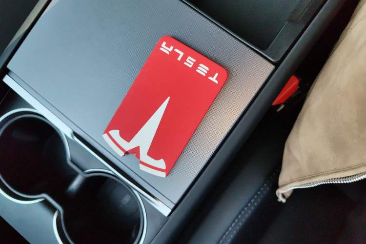 Used Tesla Model Y 2025 Rear-Wheel-Drive Version
