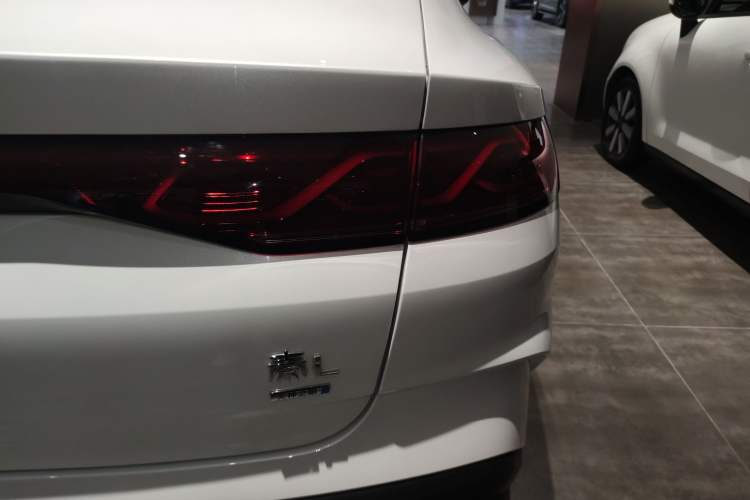 Used BYD Qin L 2025 DM-i Smart Drive 80KM Leading Model