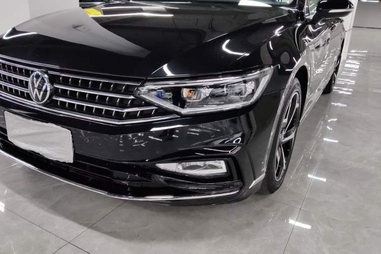 Used Volkswagen Magotan 2023 2 Million Units Limited Edition 330TSI DSG Leading Version
