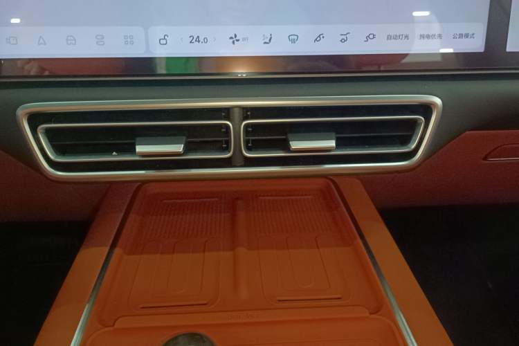 Used Li Auto L8 2024 Pro Model
