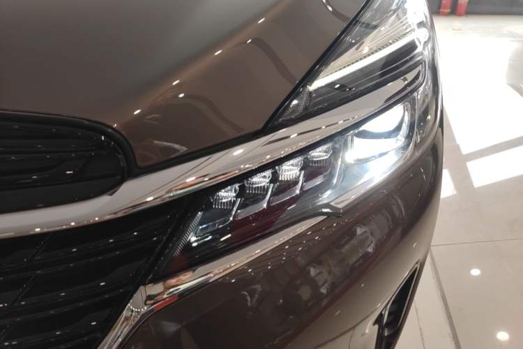 Used Buick GL8 2022 Land Cruiser Executive Class 652T Comfort Model
