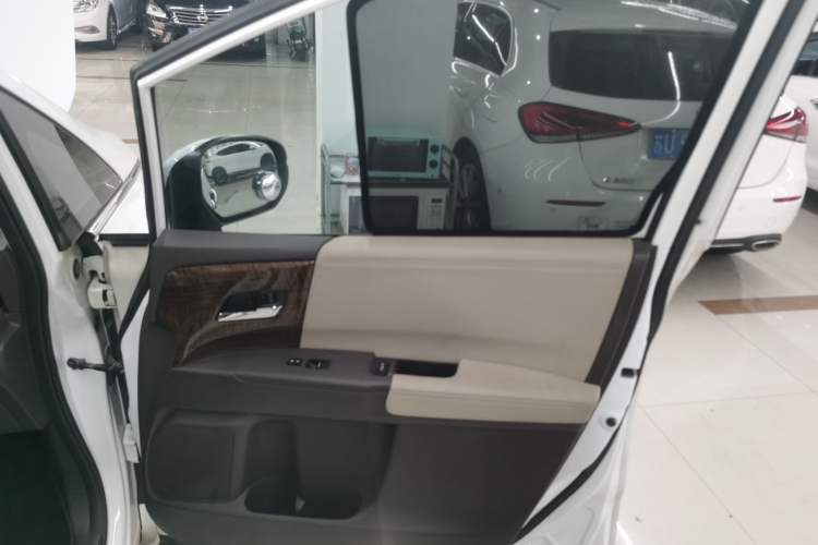 Used Honda Odyssey 2015 Revised 2.4L Luxury Edition
