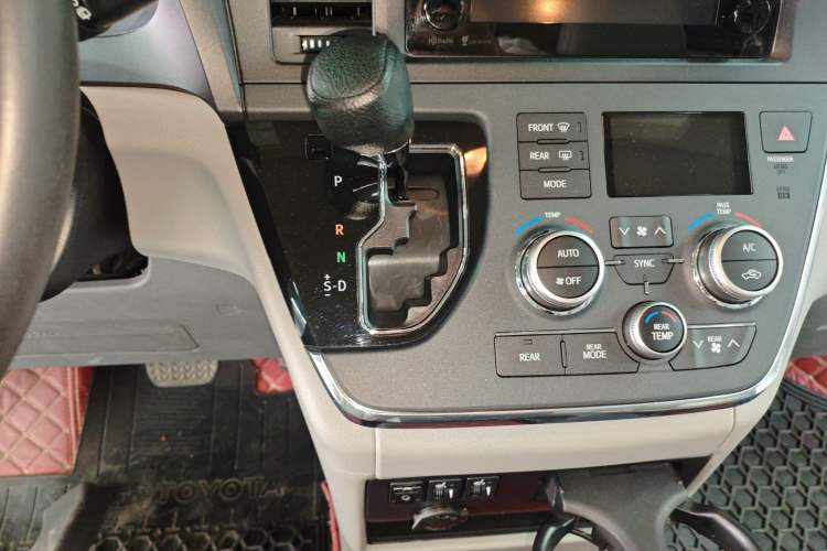 Used Toyota Sienna 2016 3.5L Two-Wheel Drive 7-Seater Parallel Import