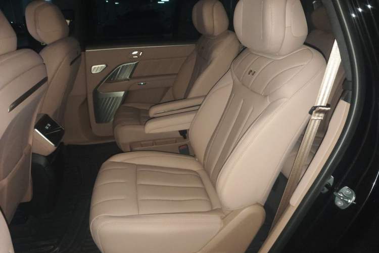 Used ONVO Luxeed L90 2025 Model—Max Six-Seater Version