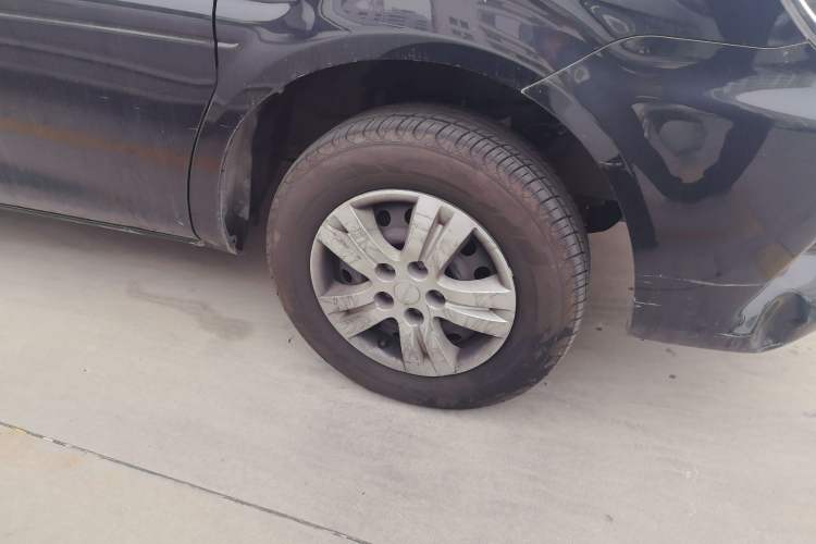 Used FORTHING Lingzhi 2023 M5 1.6L Practical Model 5 Seats