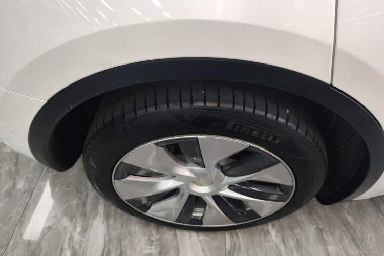 Used Tesla Model Y 2021 Long-Range All-Wheel-Drive Version 3D7
