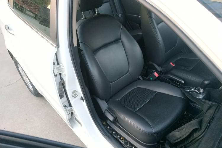 Used Kia K2 2015 Sedan 1.4L Automatic GLS
