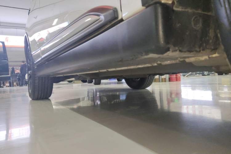 Used Mitsubishi Outlander 2019 2.4L 4x4 Zhi Xiang Edition 7 Seats China VI Standard
