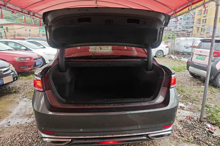 Used Geely Auto Emgrand GT 2020 1.8T Flagship Edition
