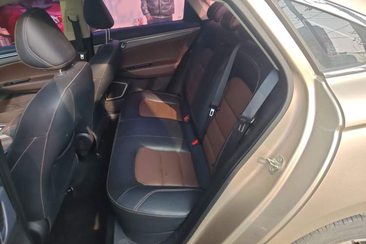 Used Geely Auto Emgrand GL 2018 1.4T DCT Prestige Smart Connectivity Version
