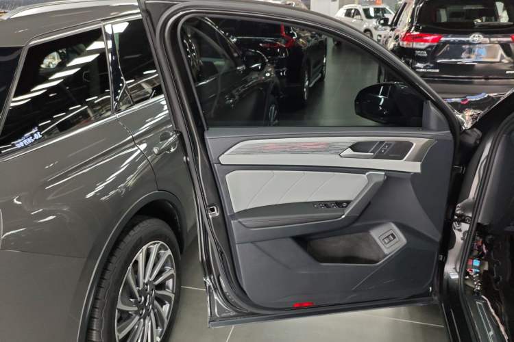 Used Volkswagen Tayron 2023 Revised Version 380TSI All-Wheel Drive R-Line Pro Smart Edition
